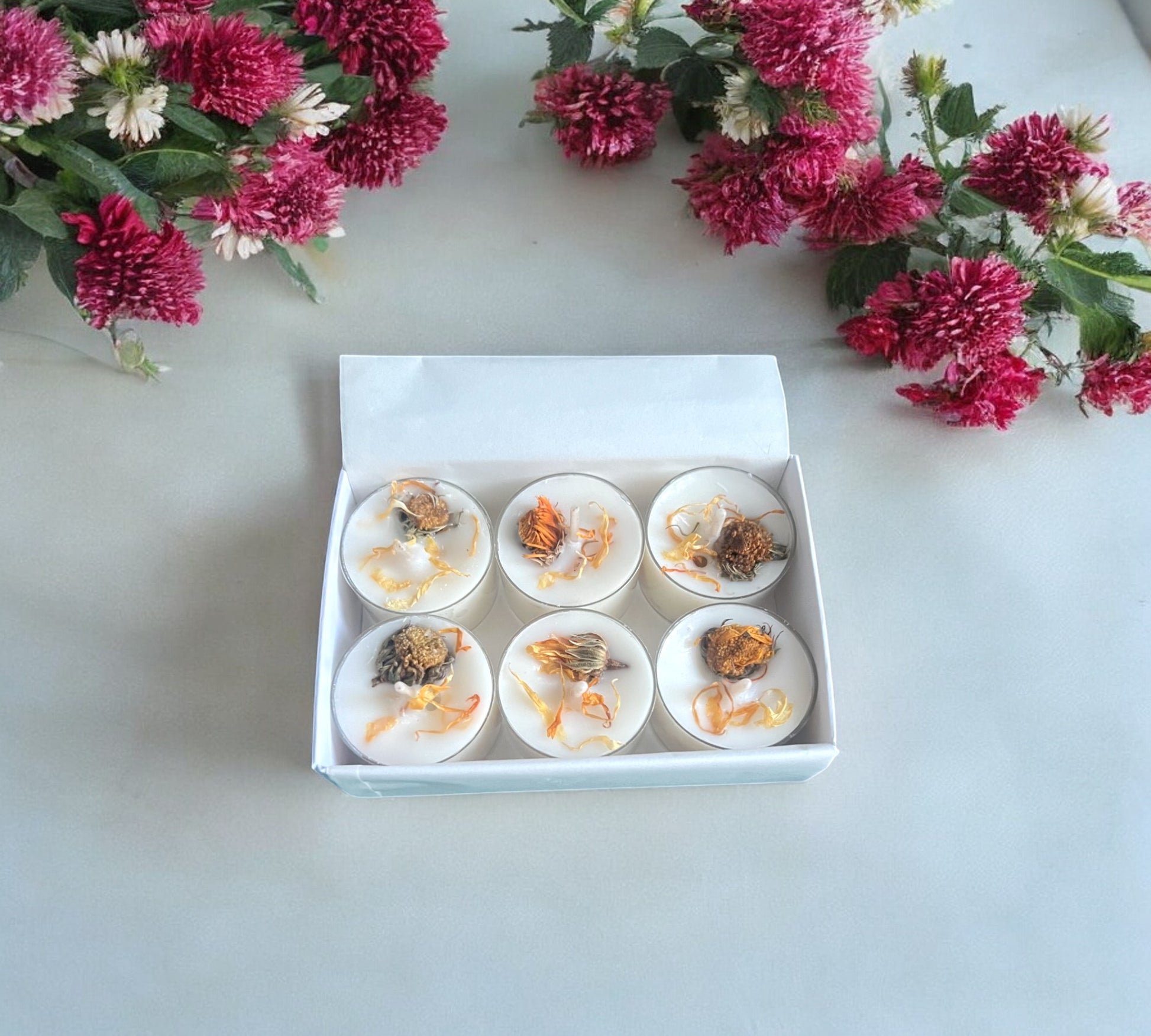 2 Dried Marigold Flowers Aromatherapy Tealights | Mineral Wax Botanical Candles - Scented_Burn