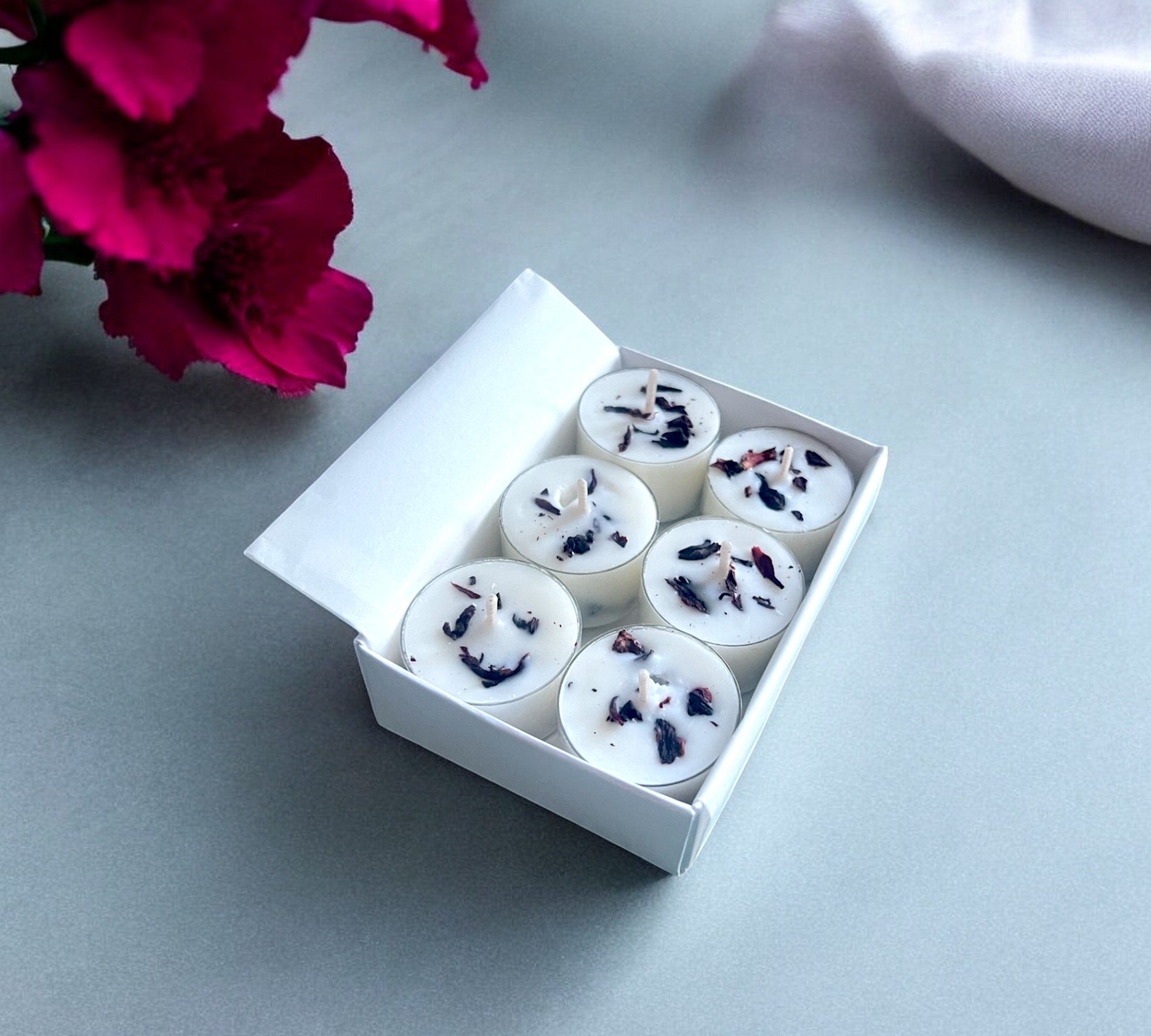 12 Dried Hibiscus Flowers Aromatherapy Tealights | Mineral Wax Botanical Candles - Scented_Burn