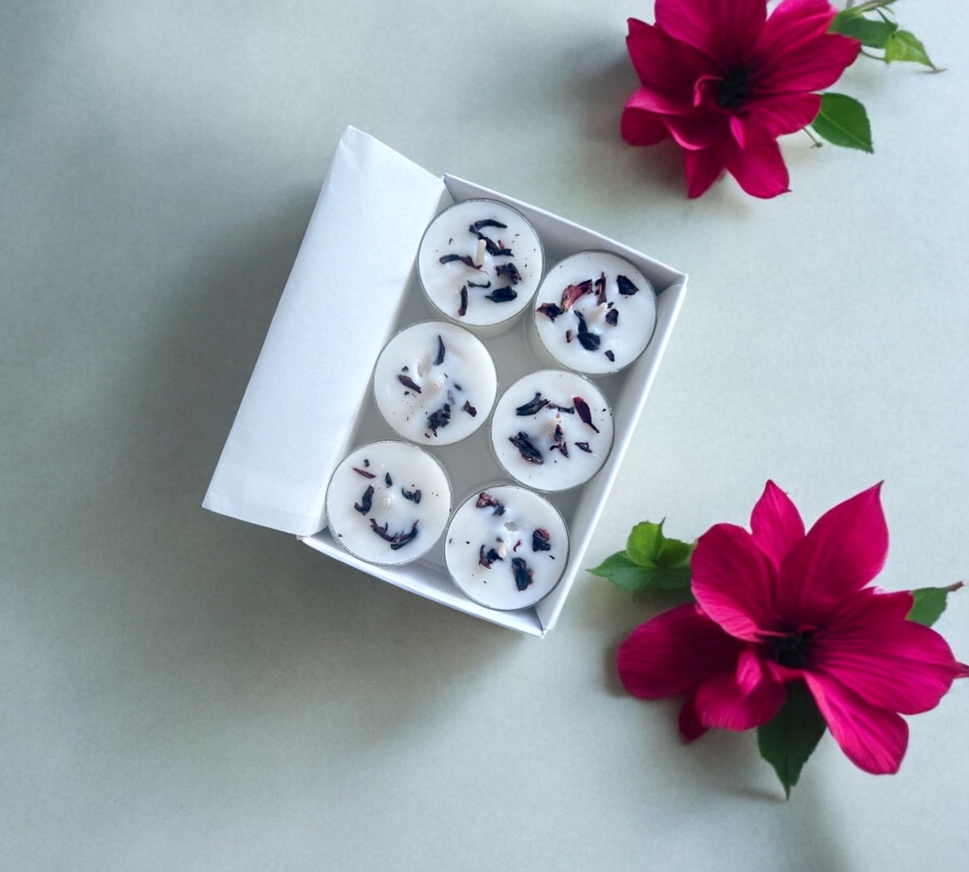 12 Dried Hibiscus Flowers Aromatherapy Tealights | Mineral Wax Botanical Candles - Scented_Burn