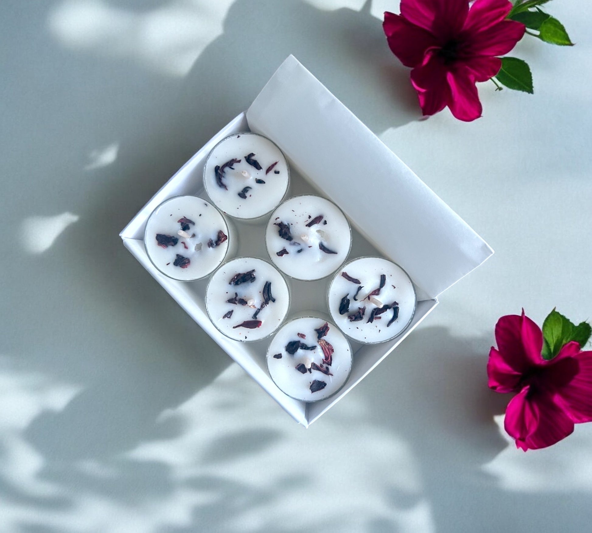 12 Dried Hibiscus Flowers Aromatherapy Tealights | Mineral Wax Botanical Candles - Scented_Burn