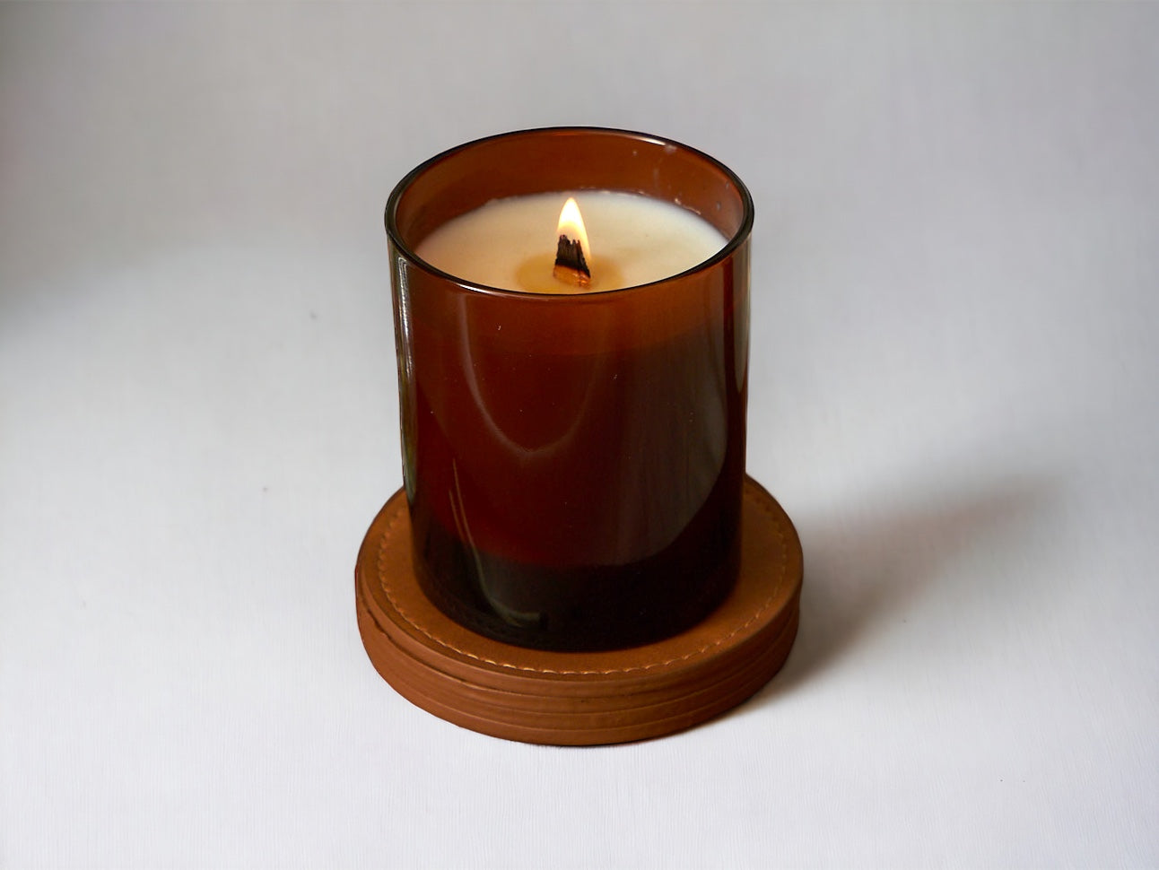 Violet Gardens Aromatherapy Candle | Coconut Soy Wood Wick 165g - Scented_Burn Candle Co.